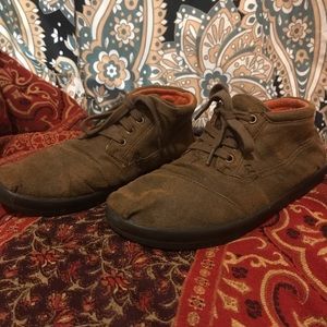 TOMS brown ankle boots S10